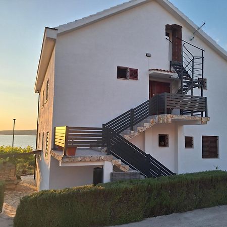 Apartments Cetiri Sestrice Novigrad  Exterior photo
